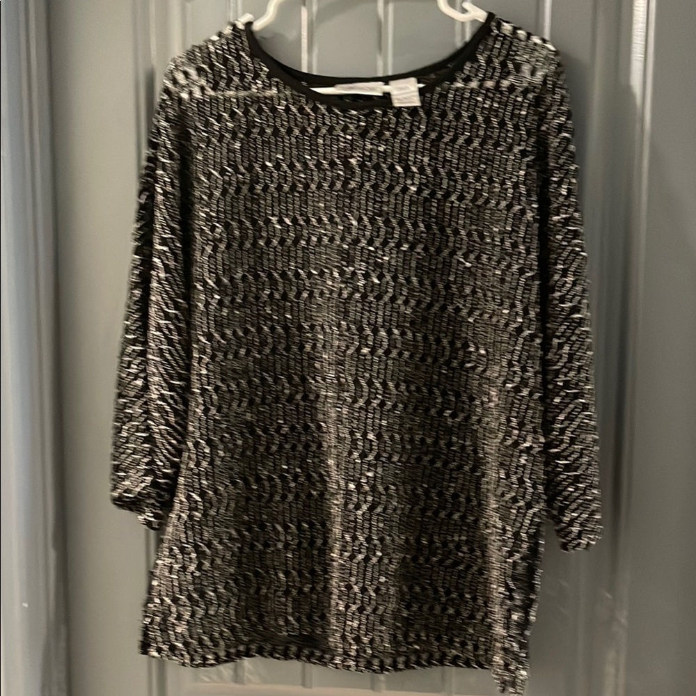 Elegant Black and White Women's Tunic